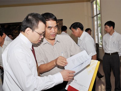 Lãnh đạo lương khủng, do cơ chế